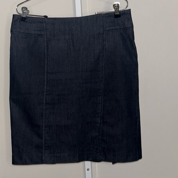 New York & Company Sexy Denim Pencil Skirt Size 8 - Picture 2 of 9